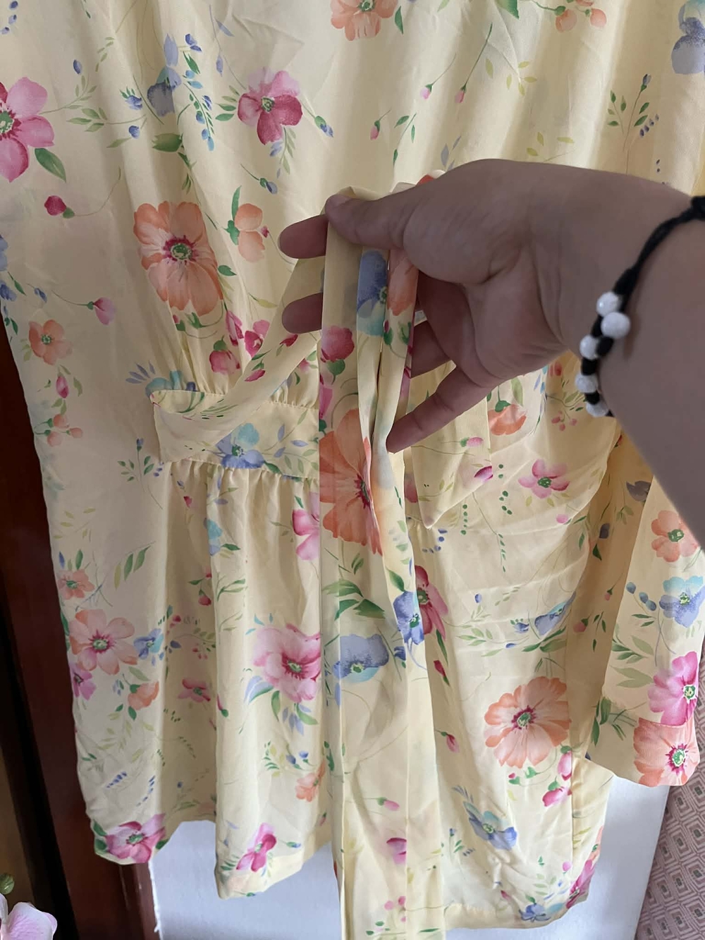 Victoria's Secret Yellow Floral Satin Short Robe - Picture 7 of 8